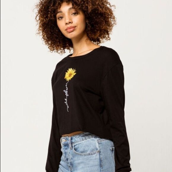 ✨ FULL TILT Sunflower Womens Tee✨ - Picture 2 of 7